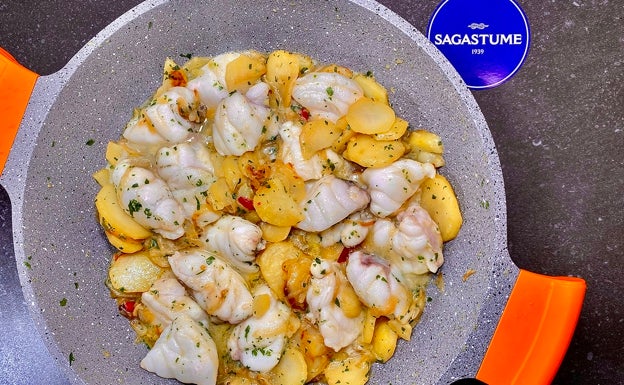 Receta de cazuela de rape con patatas panaderas | El Diario Vasco